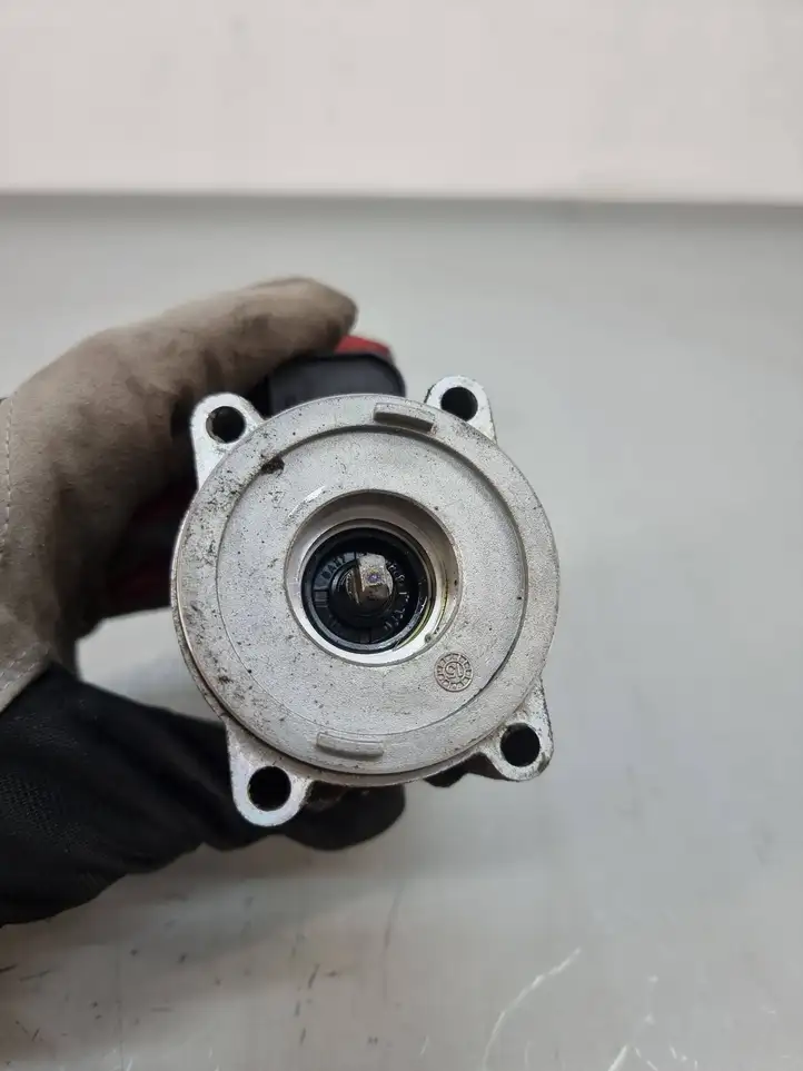 Audi A4 S4 B8 8K (2007 - 2011) 8k0927277 Масляный насос заднего редуктора — фото 2