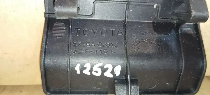 Toyota Corolla Verso AR10 (2004 - 2009) 677650F010 Крышка окна аварийного открытия — фото 6