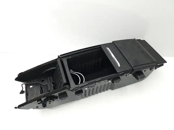 Tesla Model S (2016 - 2021) 105805000B Ящик центральной консоли — фото 10