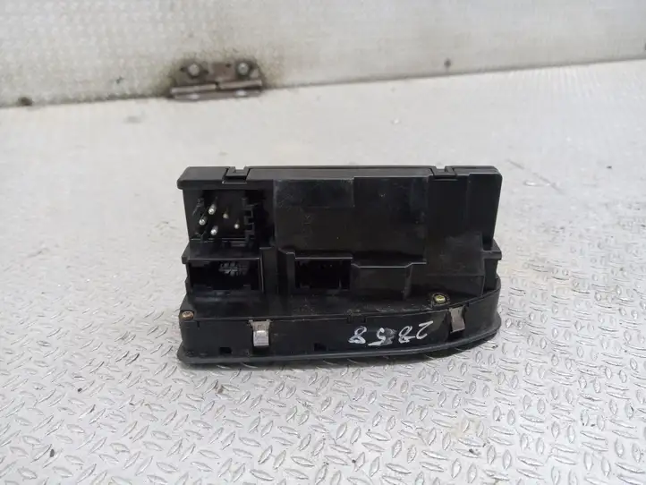 BMW 5 E39 (1996 - 2003) 6904306 Кнопка стеклоподъемников — фото 2