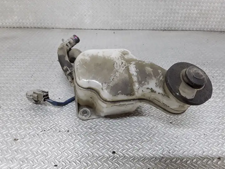 Toyota Avensis Verso (2004 - 2009) 13231140430 Бачок тормозной жидкости — фото 3