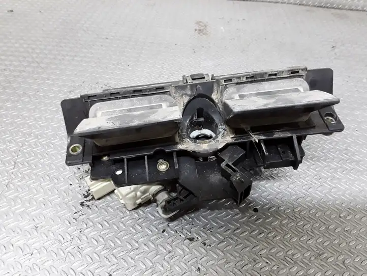 Audi A6 S6 C5 4B (2001 - 2004) 4B0827565H Ручка багажной двери — фото 1