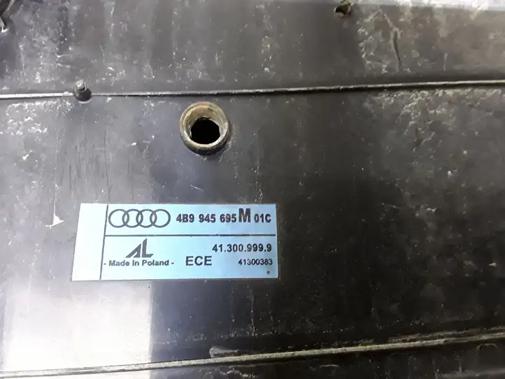 Audi A6 S6 C5 4B (2001 - 2004) 4B9945695M Подсветка номера — фото 2