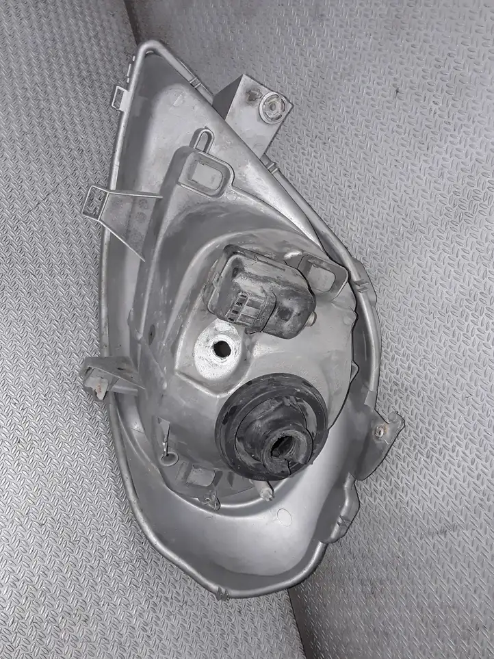 Opel Vivaro (2006 - 2014) 7700311372 Передняя фара — фото 4