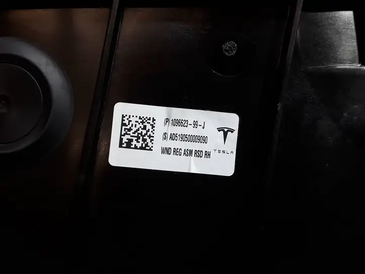 Tesla Model 3 (2017 - 2023) 109662399J Задняя дверь — фото 4