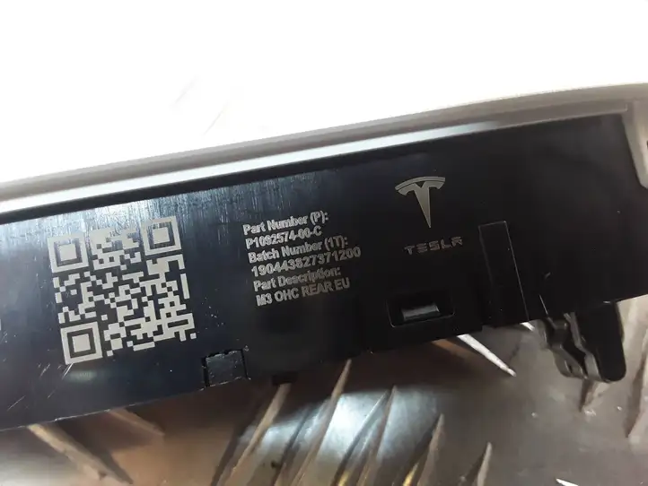 Tesla Model 3 (2017 - 2023) P109257400C Передняя подсветка — фото 3