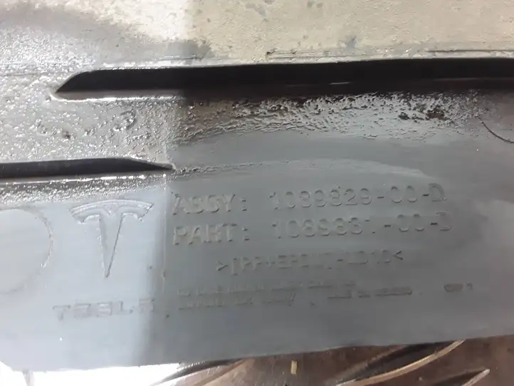 Tesla Model 3 (2017 - 2023) 108982900D Порог кузова — фото 5