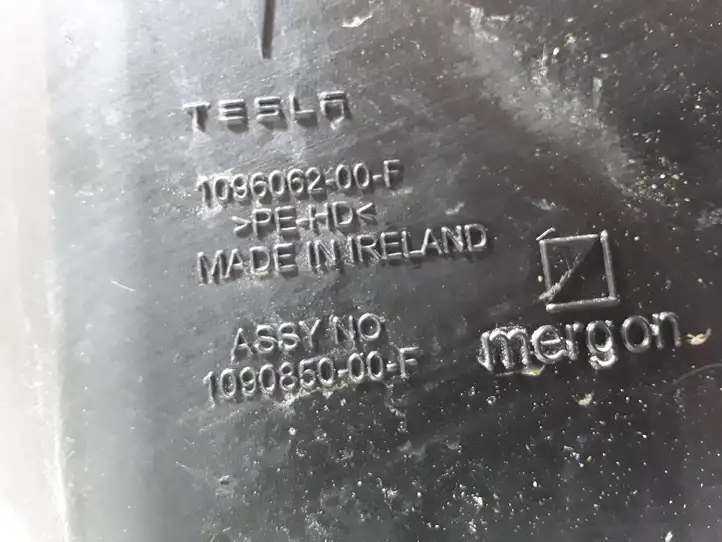 Tesla Model 3 (2017 - 2023) P1090850-00-F Бачок омывателя — фото 3