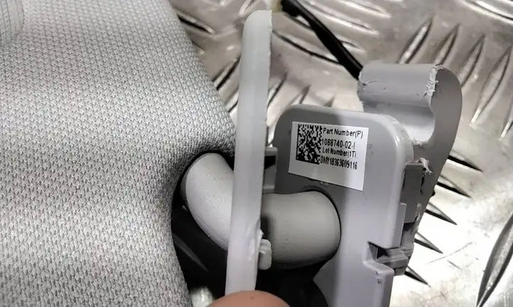 Tesla Model 3 (2017 - 2023) 108874002I Солнцезащитный козырек — фото 4