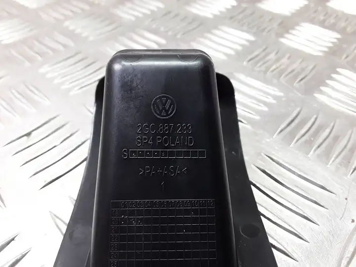 Volkswagen T-Roc (2017 - ) 2GC887233 Заглушка ISOFIX — фото 3