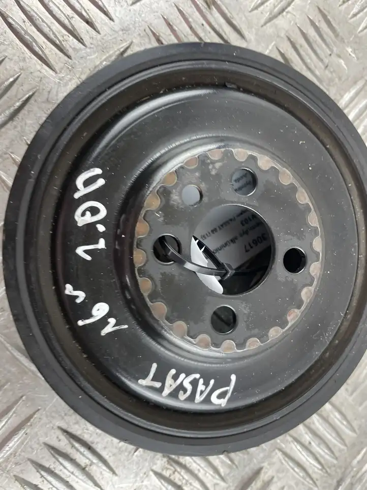 Volkswagen PASSAT B8 (2015 - ) 04L105243V200 Шкив коленчатого вала — фото 2