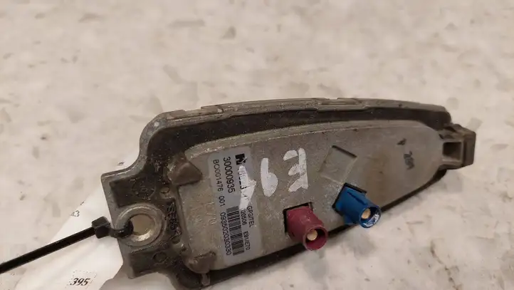 BMW 3 E90 E91 (2005 - 2012) 30000935 Крышка GPS-антенны — фото 1