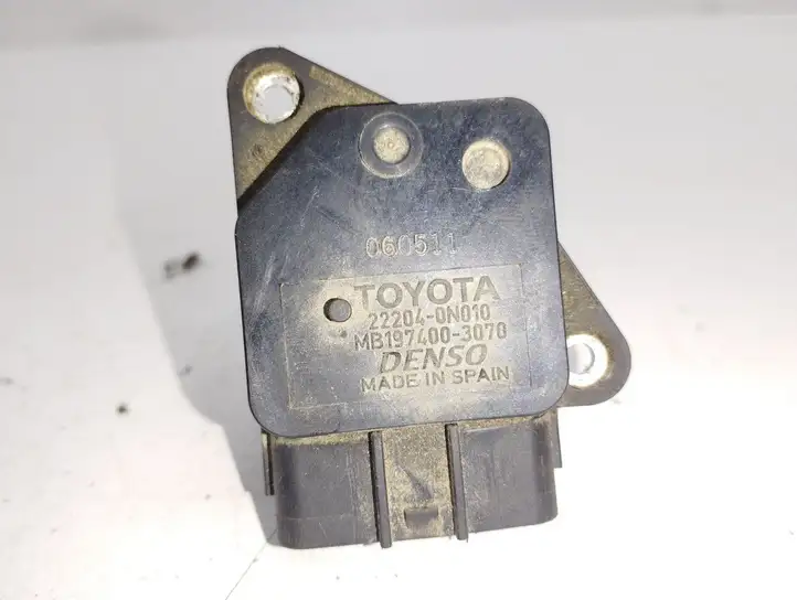 Toyota Corolla Verso AR10 (2004 - 2009) Датчик массового расхода воздуха — фото 6