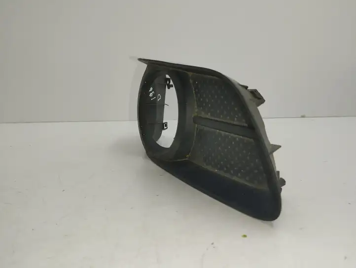 Toyota Corolla Verso AR10 (2004 - 2009) 521270F040 Решетка противотуманной фары — фото 2