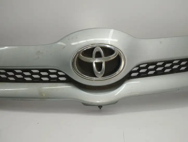 Toyota Corolla Verso AR10 (2004 - 2009) 531110F010 Верхняя решетка радиатора — фото 6
