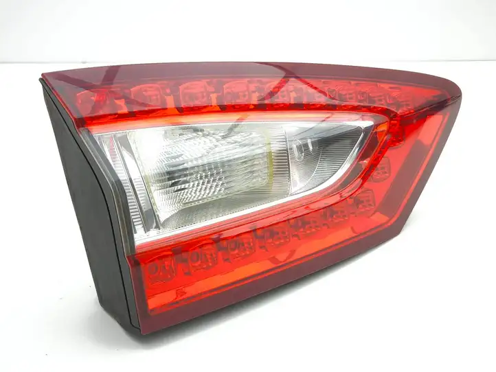 Ford Mondeo MK V (2014 - ) DS7313A603GG Задний фонарь в крышке багажника — фото 1