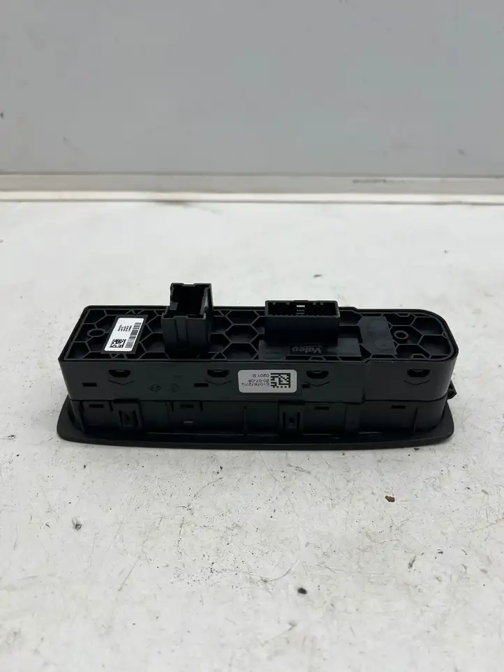 Renault Megane IV (2016 - ) 254014287R Кнопка стеклоподъемников — фото 5