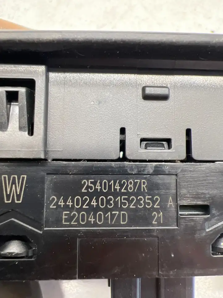 Renault Megane IV (2016 - ) 254014287R Кнопка стеклоподъемников — фото 6