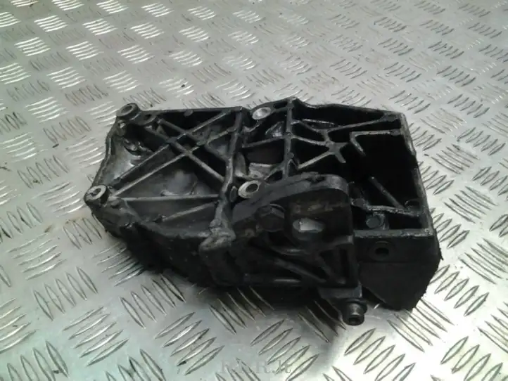 Audi A4 S4 B6 8E 8H (2000 - 2006) 038260885 Кронштейн компрессора кондиционера воздуха — фото 1