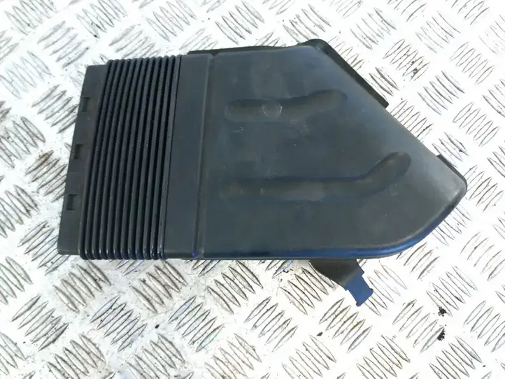 Audi A4 S4 B6 8E 8H (2000 - 2006) 8E0129617 Детали воздухозаборника — фото 2