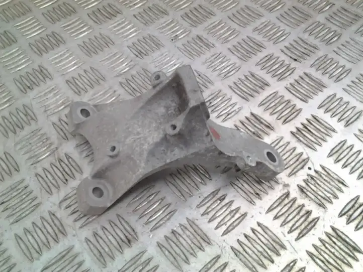 Audi RS4 (2005 - 2009) 8E0199307AD Кронштейн двигателя — фото 1