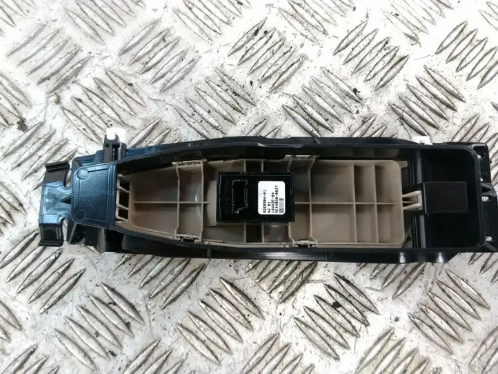 BMW 7 F01 (2008 - 2016) 9258904 Блок кнопок стеклоподъемников — фото 2