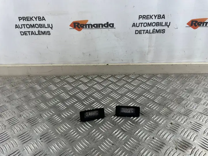BMW 3 F30 F35 F31 (2012 - 2018) 63267193293 Подсветка номера — фото 1