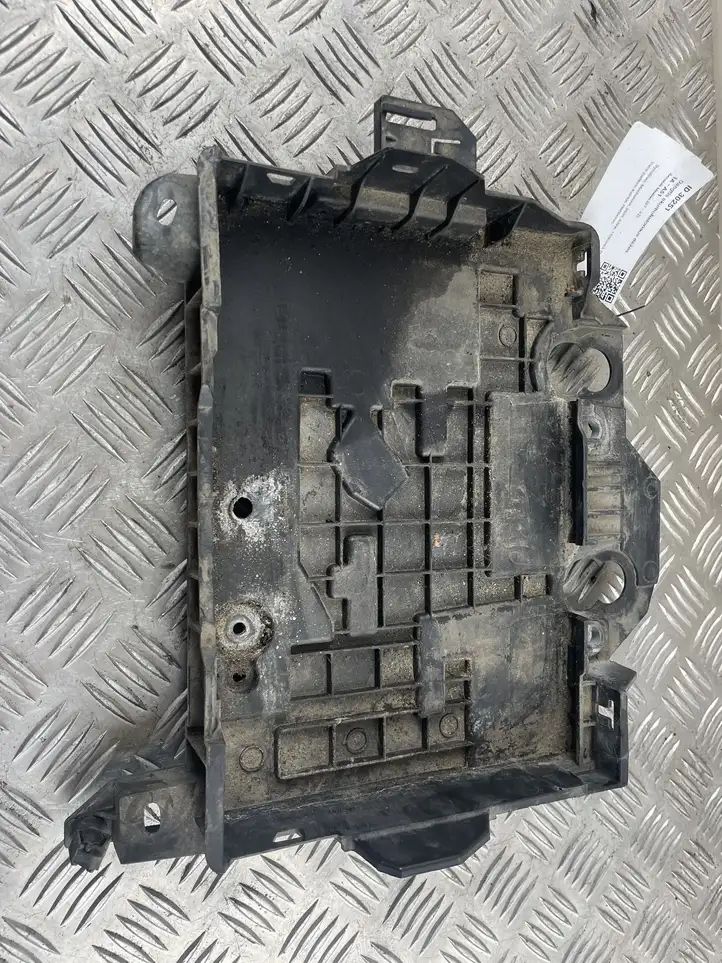Renault Modus (2007 - 2012) 8200314273 Крышка ящика аккумулятора — фото 3