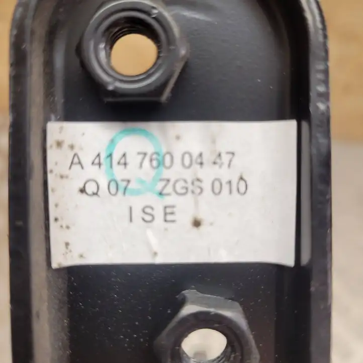 Mercedes-Benz Vaneo W414 (2001 - 2005) A4147600447 Средняя направляющая ролика раздвижной двери — фото 2