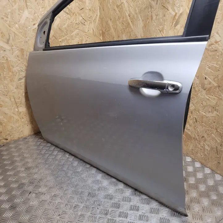 Toyota Yaris (2005 - 2009) Дверь — фото 2