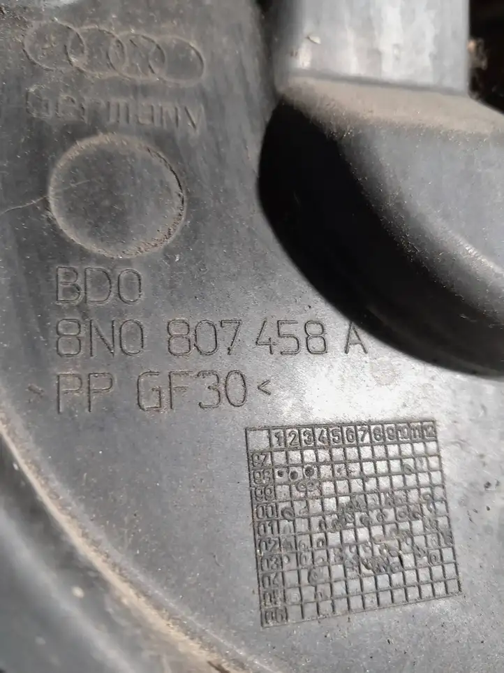 Audi TT Mk1 (1998 - 2003) 8N0807458A Кронштейн заднего бампера — фото 3