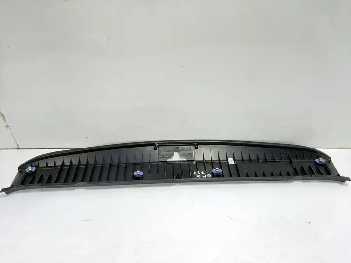 Opel Zafira C (2014 - 2016) 322225228 Отделка порога багажника — фото 2