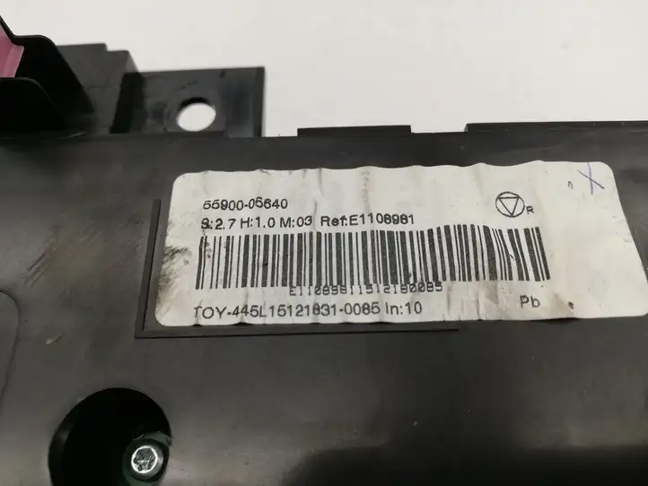 Toyota Avensis T270 (2015 - 2018) 5590005640 Управление климат контролем — фото 4