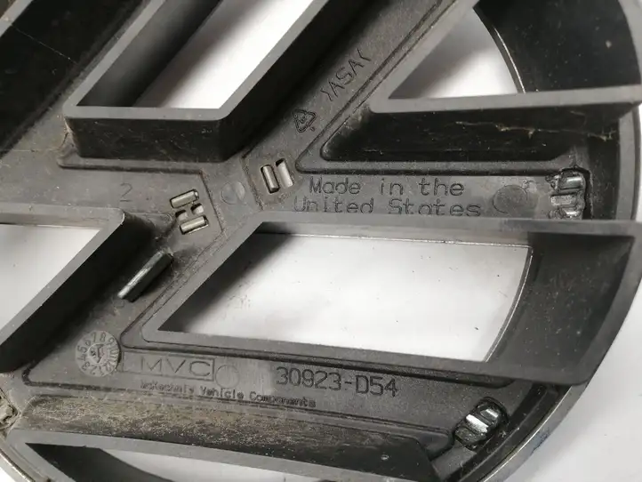 Volkswagen Tiguan (2007 - 2011) 561853600 Эмблема производителя — фото 4