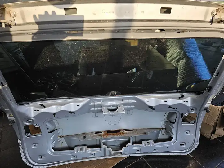 Volkswagen Touareg II (2010 - 2018) 7P6827159 Крышка багажника — фото 2