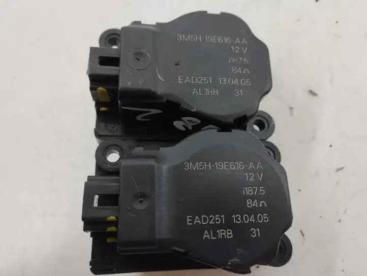 Ford Focus (2005 - 2008) 3M5H19E616AA Двигатель задвижки потока воздуха — фото 3