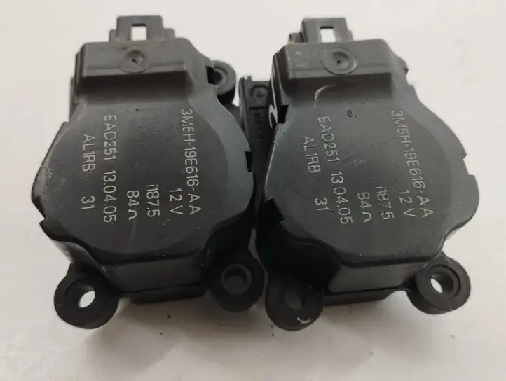 Ford Focus (2005 - 2008) 3M5H19E616AA Двигатель задвижки потока воздуха — фото 5