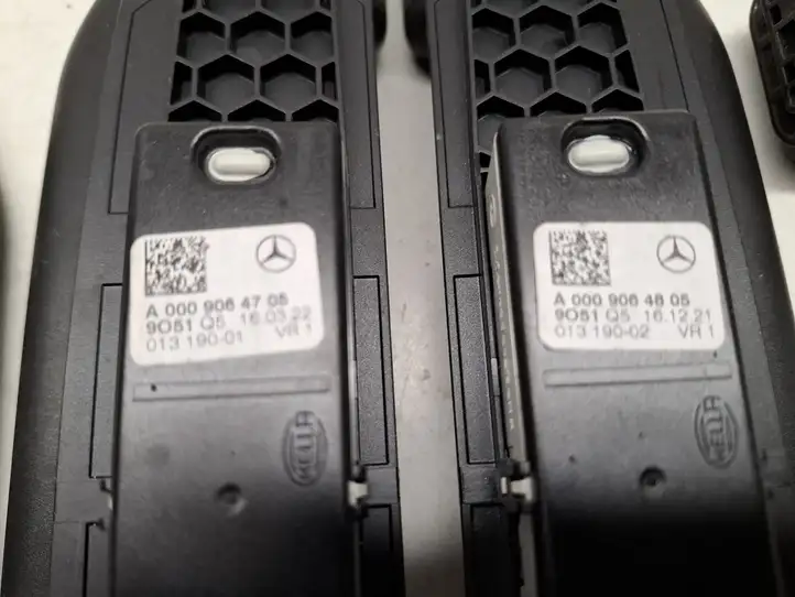 Mercedes-Benz GLE W167 (2019 - ) A0009064705 Комплект потолочных ручек — фото 3
