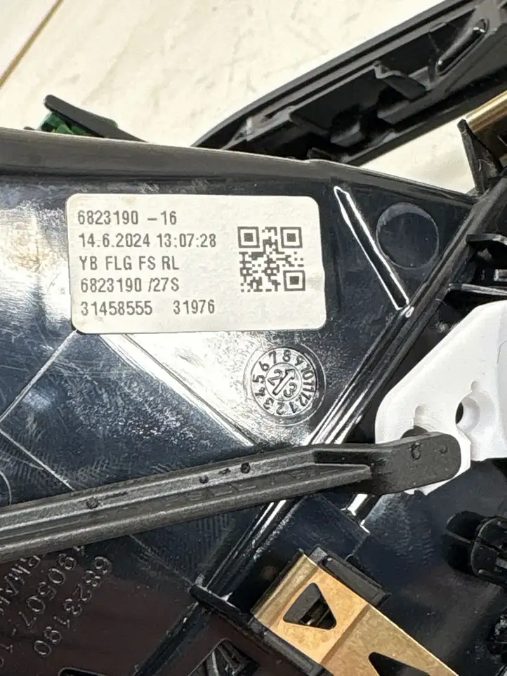 BMW 2 F44 (2019 - ) 6823190 Боковой воздушный дефлектор — фото 4