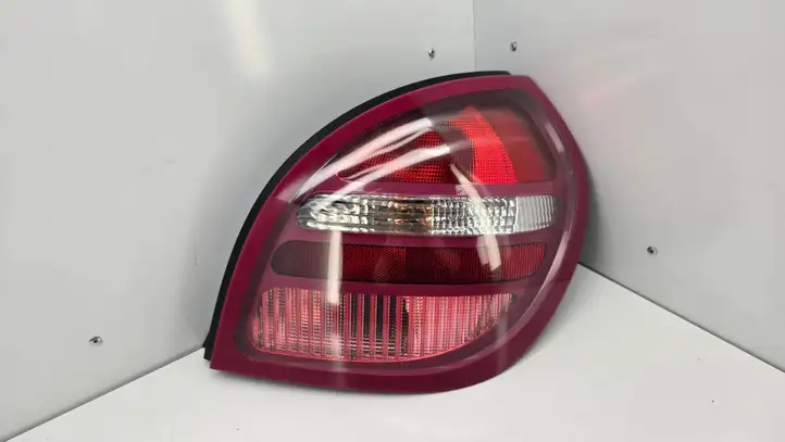 Nissan Almera N16 (2000 - 2010) 26550BN010 Задний фонарь в кузове — фото 1