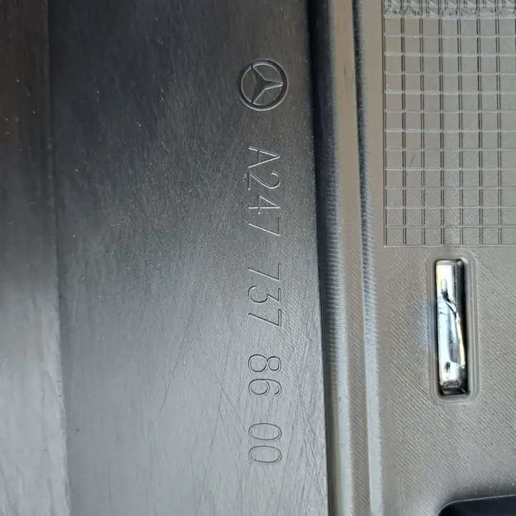 Mercedes-Benz GLA H247 (2020 - ) A2477378600 Молдинги задней двери — фото 4