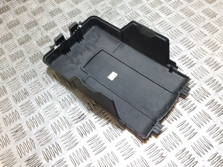 Audi A3/S3 8P (2004 - 2008) 3C0915443A Крышка ящика аккумулятора — фото 2