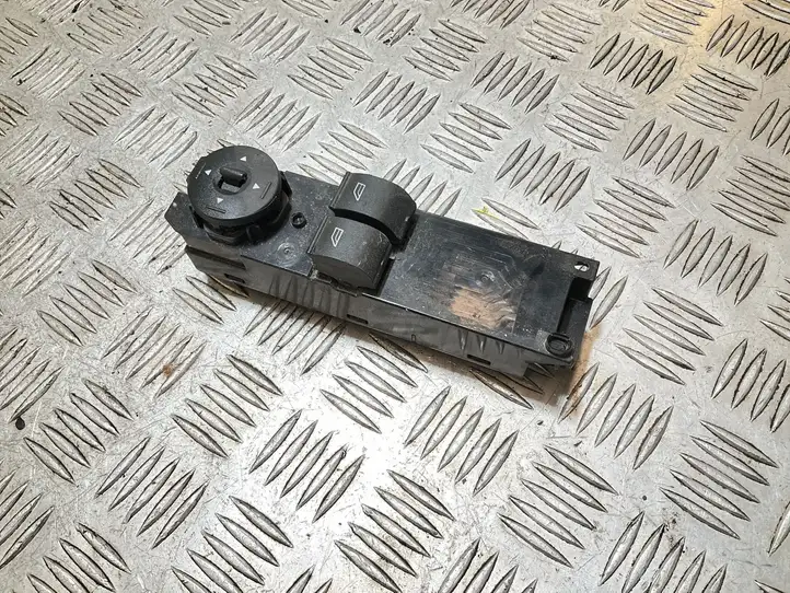 Ford Fiesta (2013 - 2017) DT1T14A132GA Блок кнопок стеклоподъемников — фото 1
