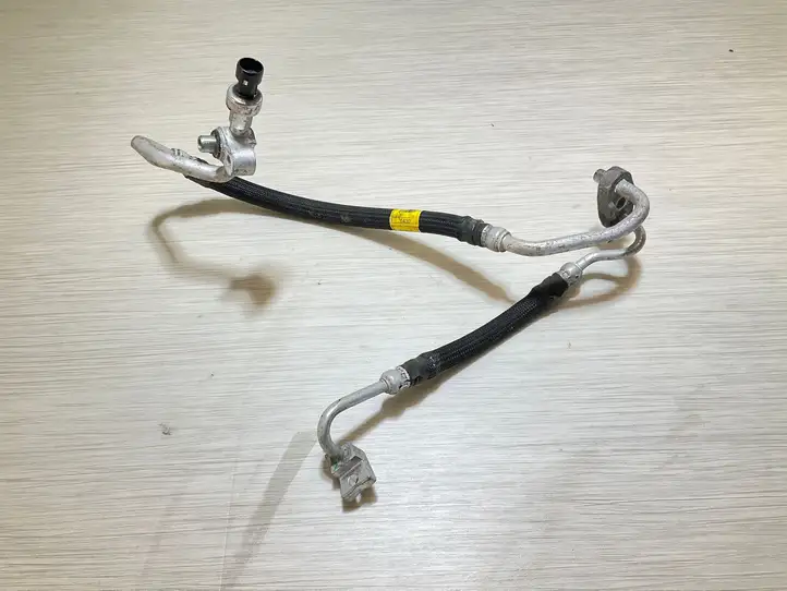 Opel Astra J (2012 - 2015) 95376430 Трубки и шланги кондиционера — фото 1