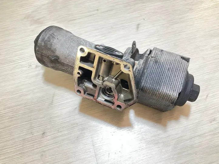 Audi A3/S3 8P (2008 - 2013) 045115389K Кронштейн масляного фильтра — фото 2
