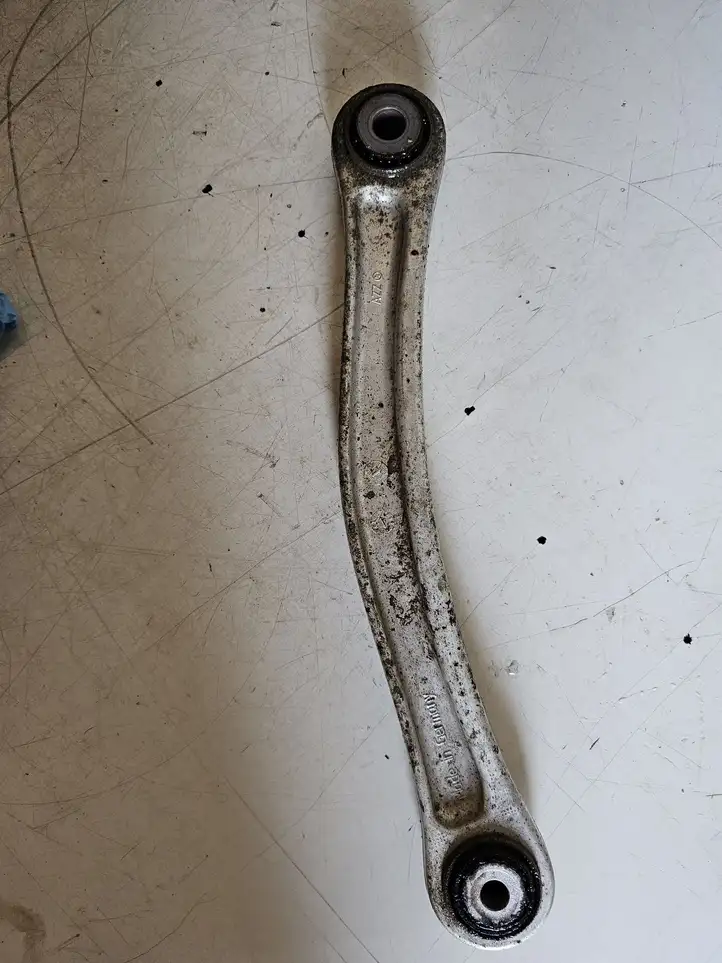 Volkswagen Touareg II (2010 - 2018)  7L0505376A Вилы