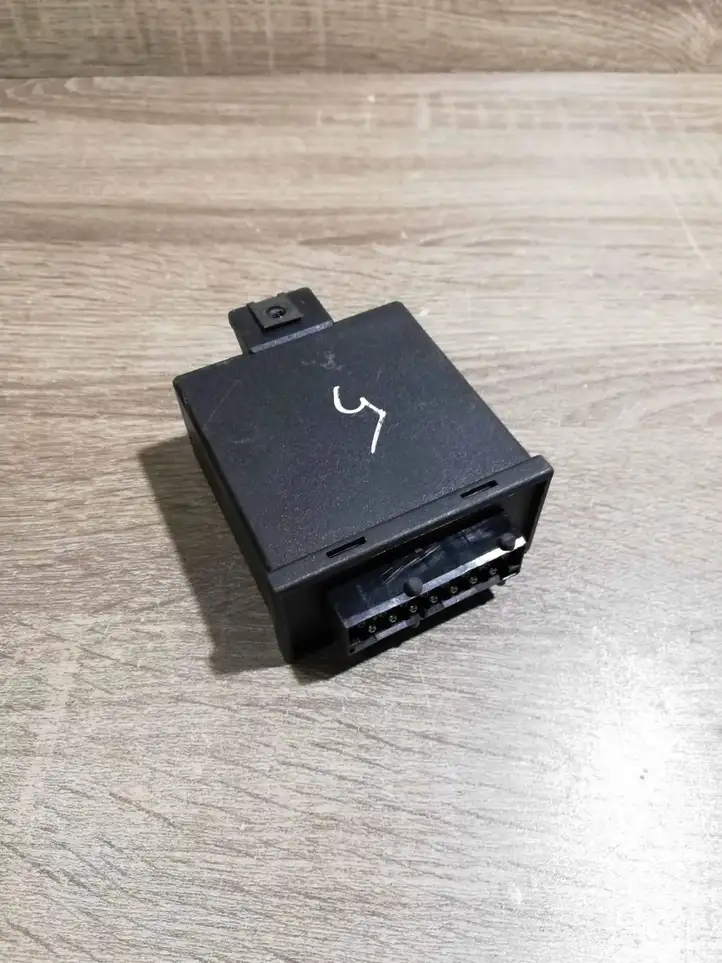 Citroen C5   UN-12 Другое реле