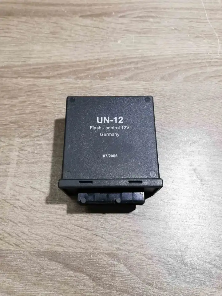 Citroen C5   UN-12 Другое реле