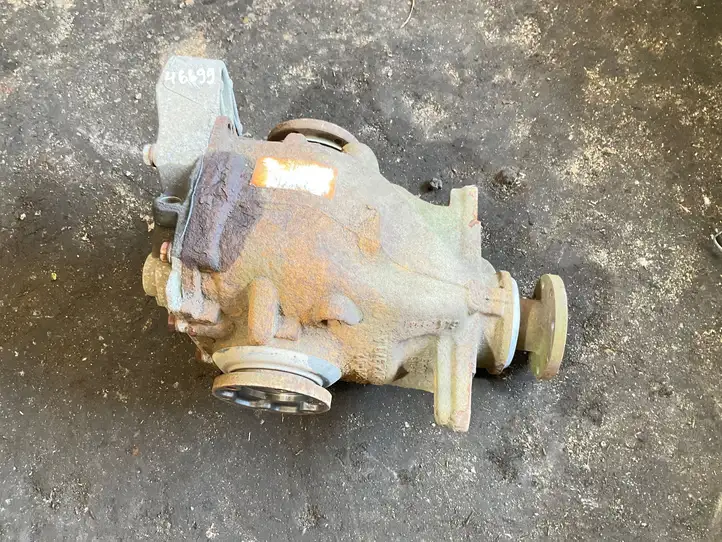 BMW 3 E92 E93   7566221 Задний редуктор