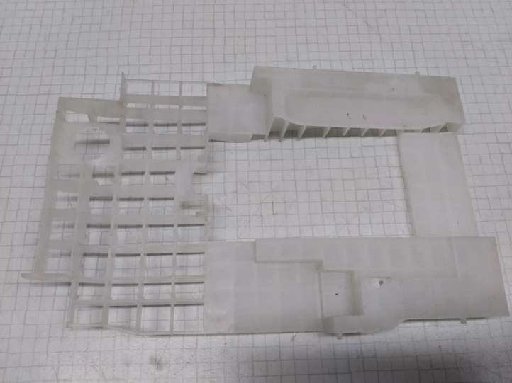 9491829 Volvo V70 Kita panelės detalė